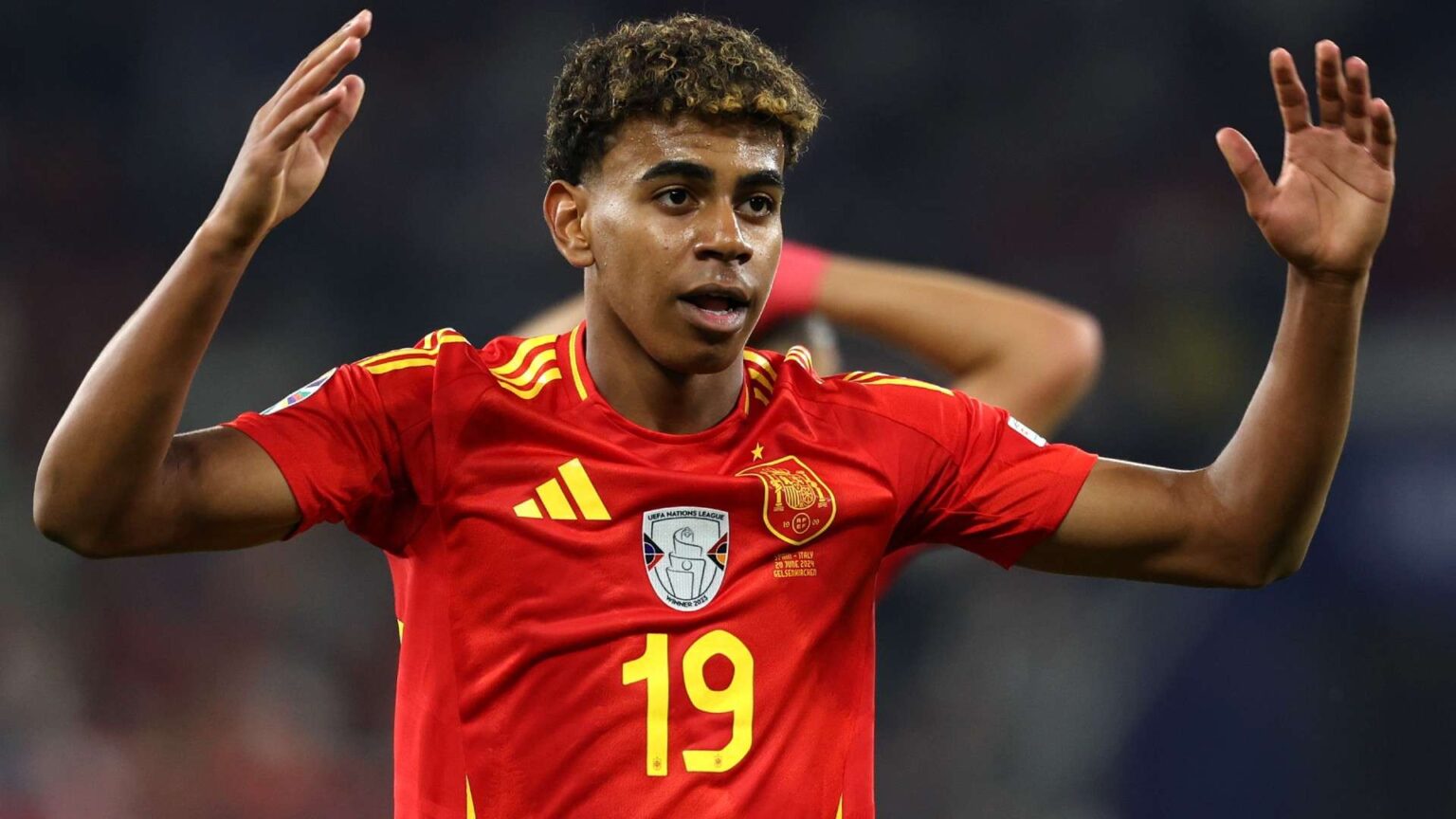 كيف خطف “لاروخا” لامين يامال من بين يدي المغرب؟