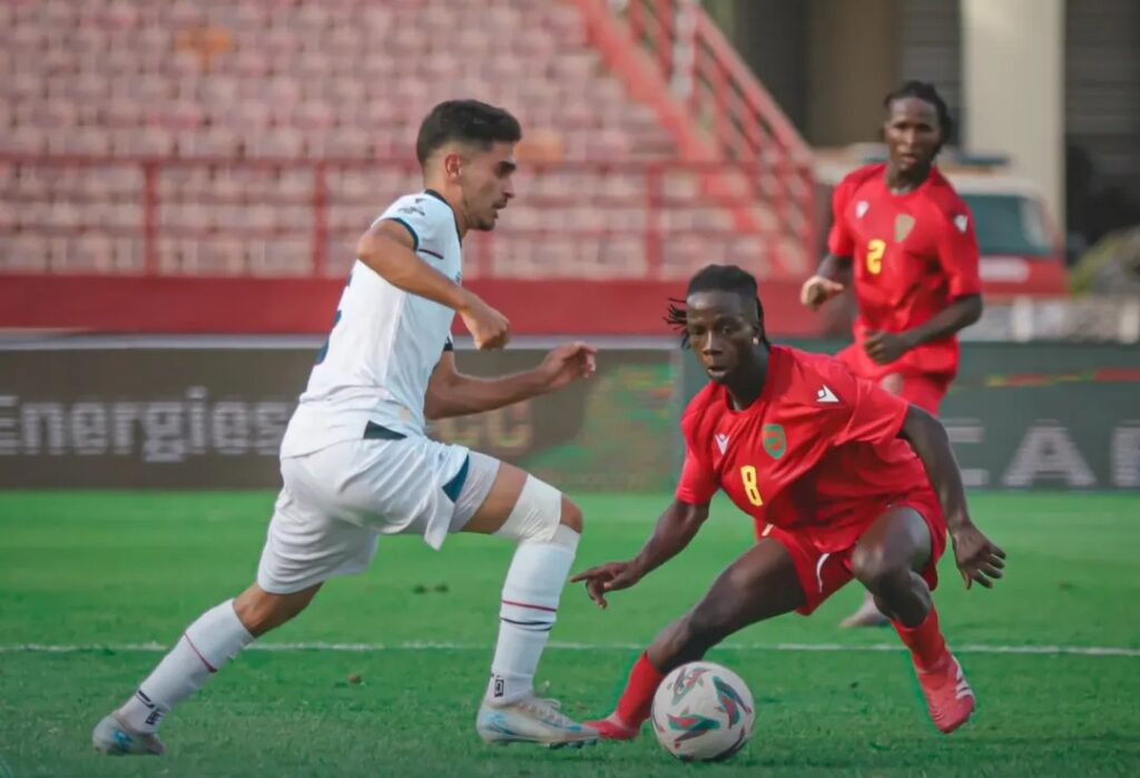 أولمبيك آسفي يُعلن نفسه رقماً صعباً في كأس الكونفدرالية