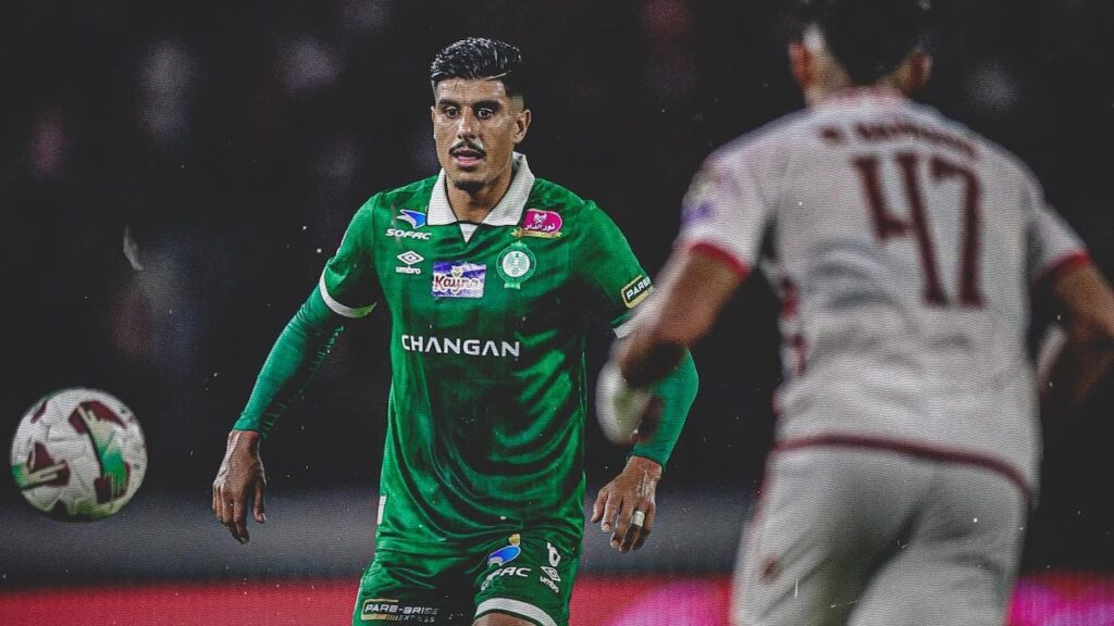 الرجاء “يُـعسكر” في السعودية