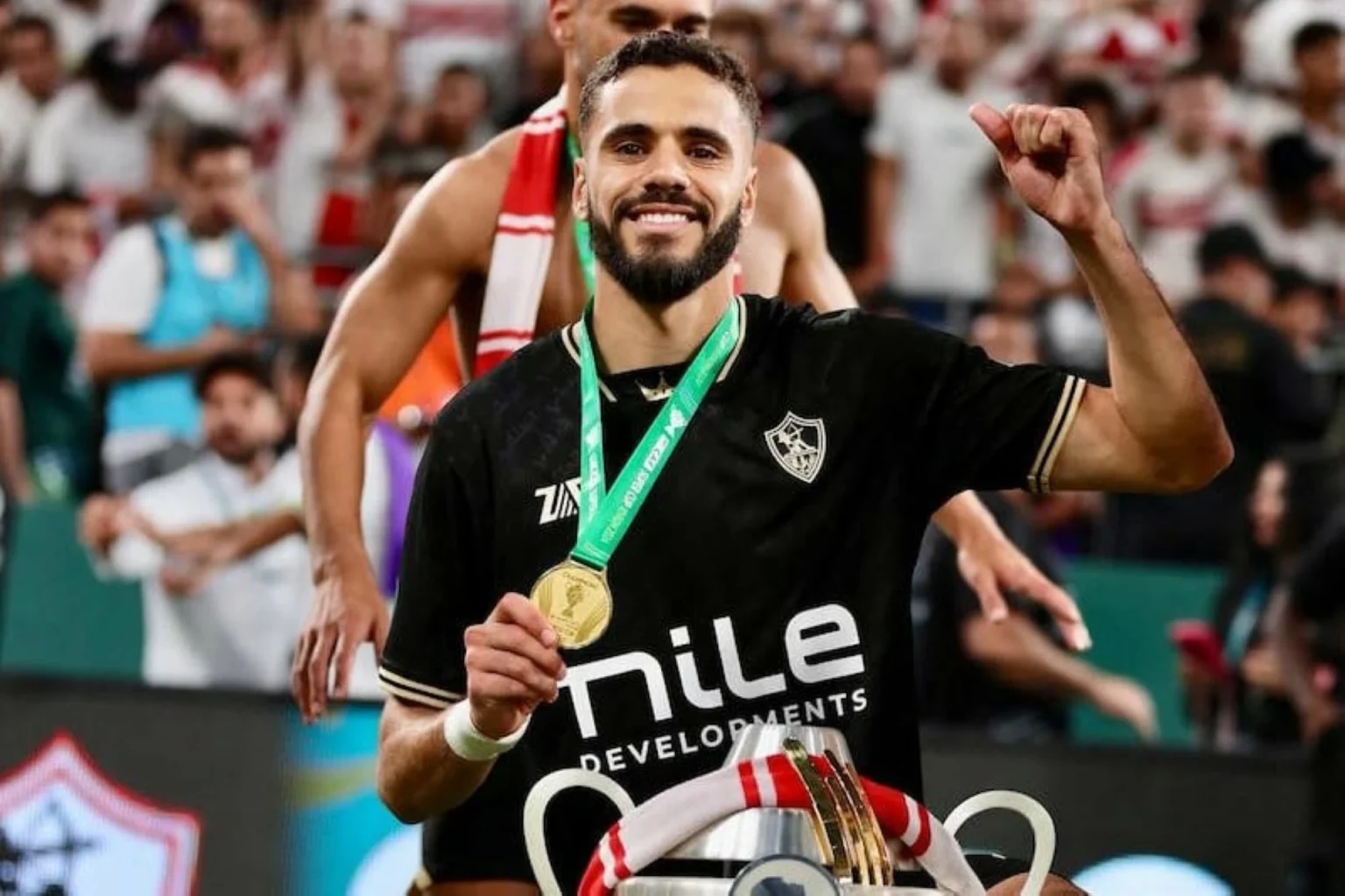 فريق كبير يدخل السباق لخطف بنتايك