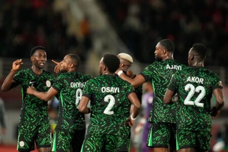 منتخب نيجيريا يتلقى ضربة موجعة قبل مواجهة “أسود الأطلس”