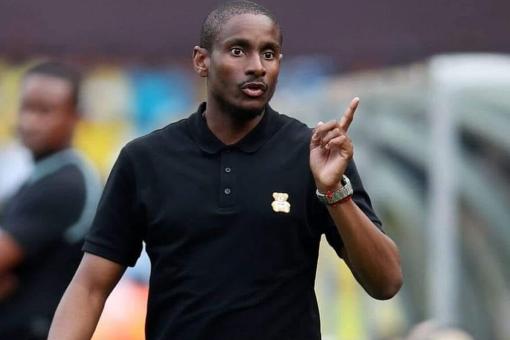 أين خبأ رولاني موكوينا آلاف الدولارات؟