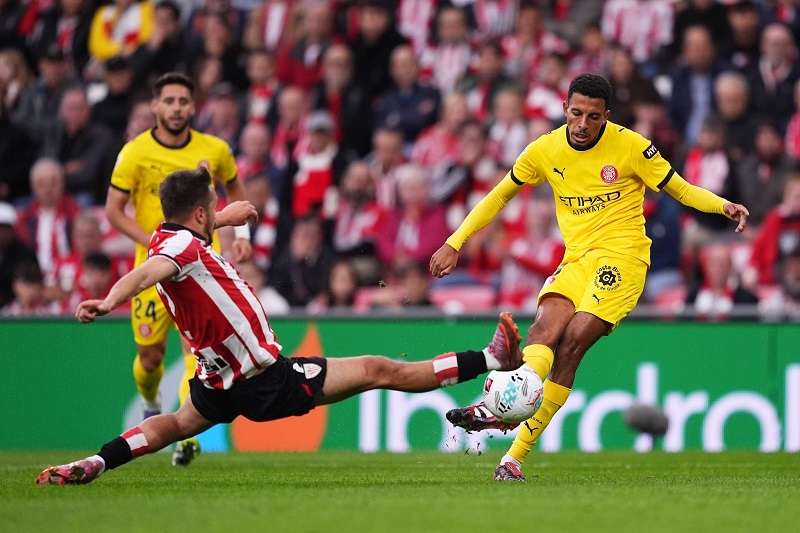 عز الدين أوناحي أفضل لاعب في مباراة فريقه أمام فياريال