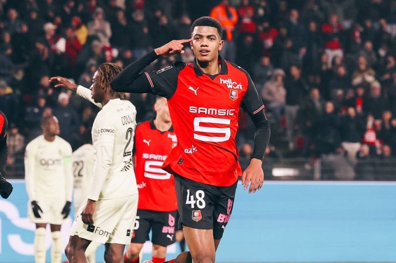 رين يتحرك لتحصين آيت بودلال بعقد طويل