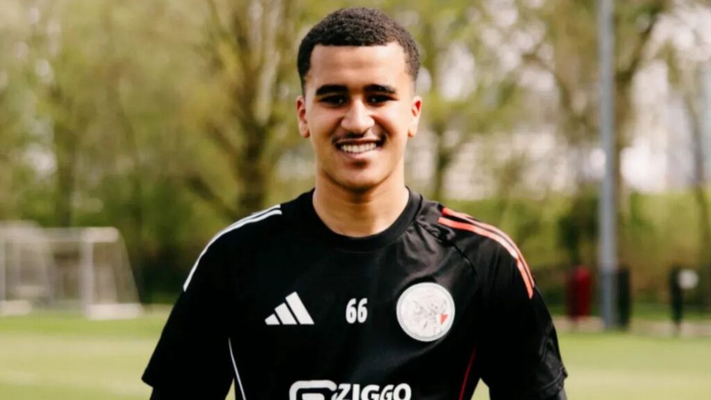 وزان يرسل رسالة قوية لإدارة أياكس