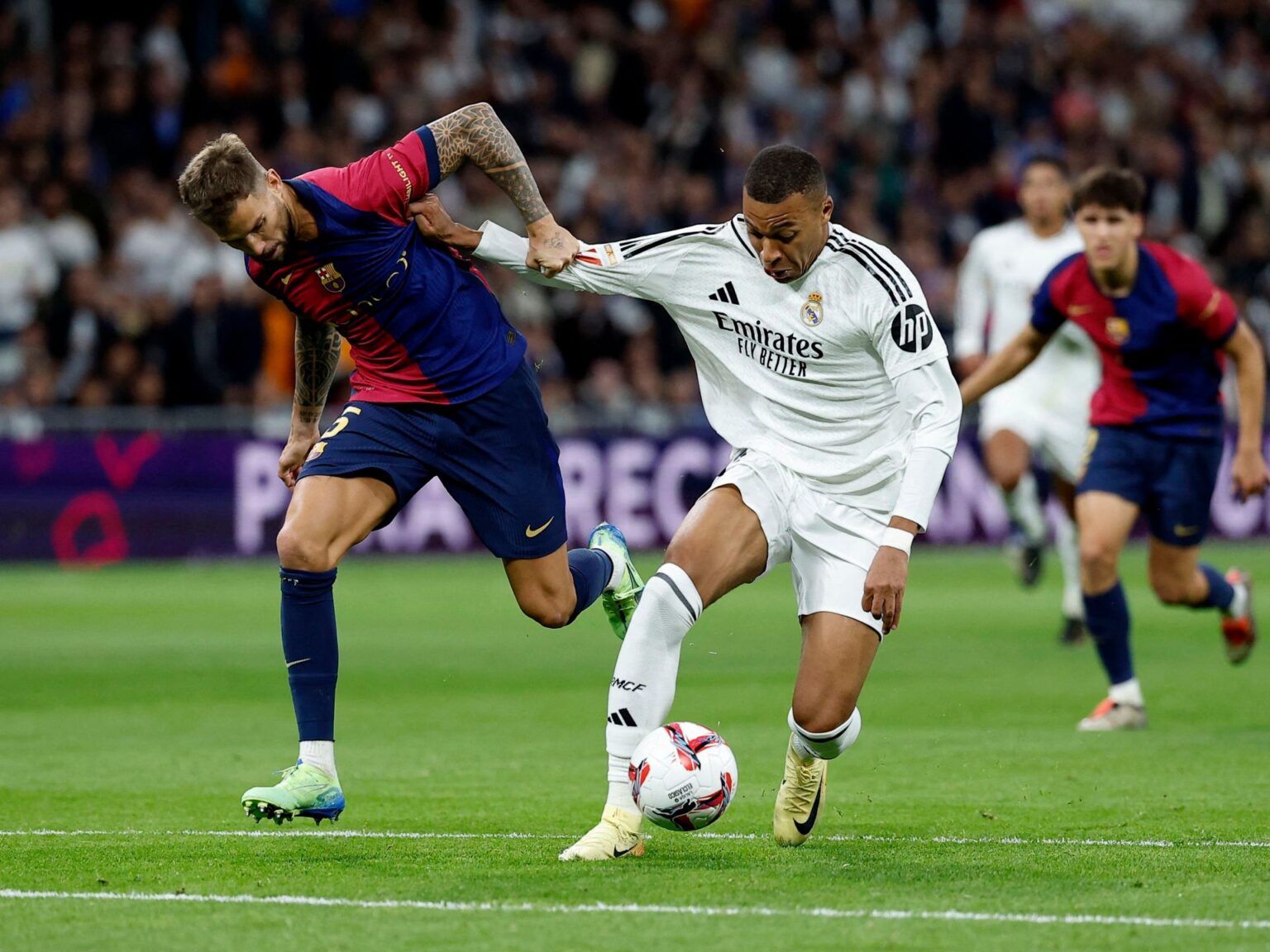 الدار البيضاء مرشحة لاحتضان مباريات ريال مدريد و«البارصا»