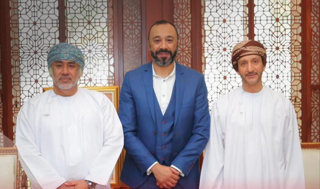 السكتيوي ضمن صناع القرار في اجتماع يرسم ملامح الكرة العمانية طارق السكتيوي ومسؤولين عمانيين