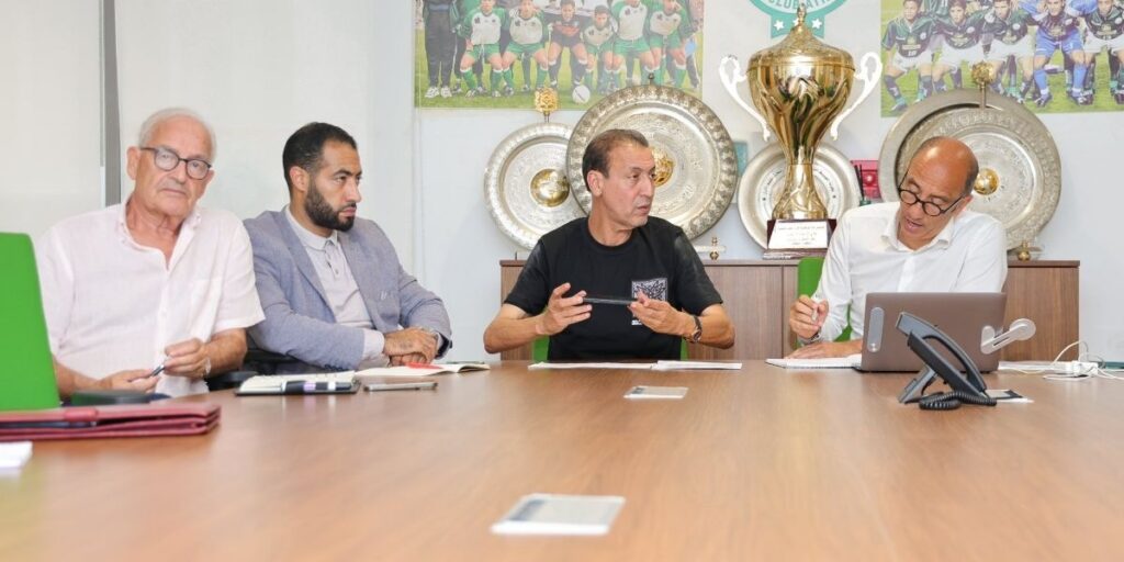 «لغة الأرقام» تفجر الخلاف بين الزيات والرؤساء السابقين