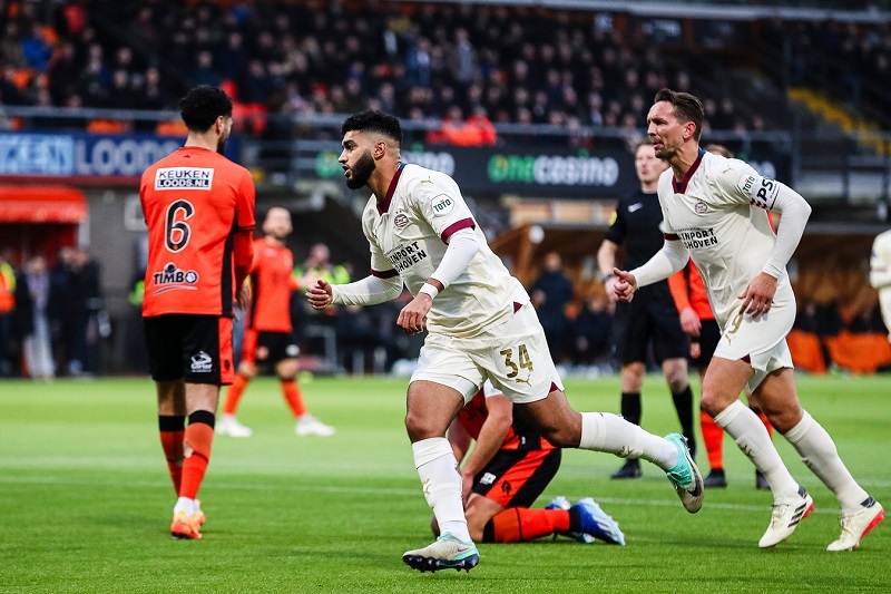 الصيباري مرشح للفوز بجائزة أفضل لاعب في «الإرديفيزي»